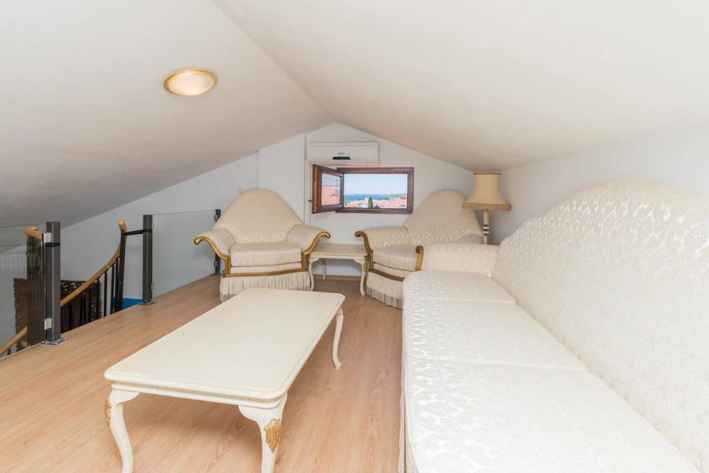 Apartment & Hegic Zadar